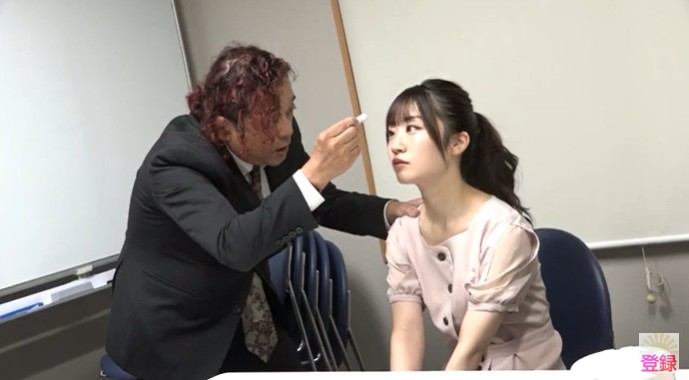 笠木いちかが時間が止まる催眠術をかけられる