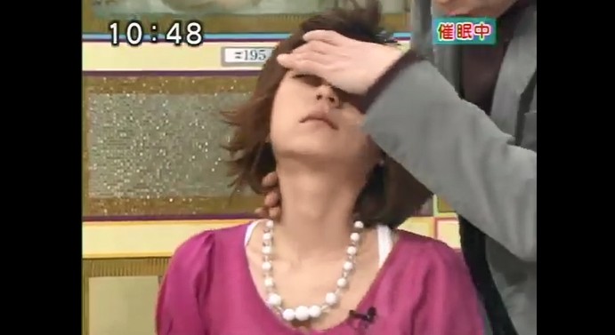 石黒彩がこんにゃくの味が変わる催眠術をかけられる6
