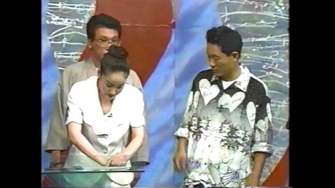 山口美江が手がくっつく催眠術をかけられる6