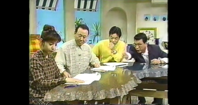 渡辺たかねが原稿に乗せた手を動かせなくなる催眠術3