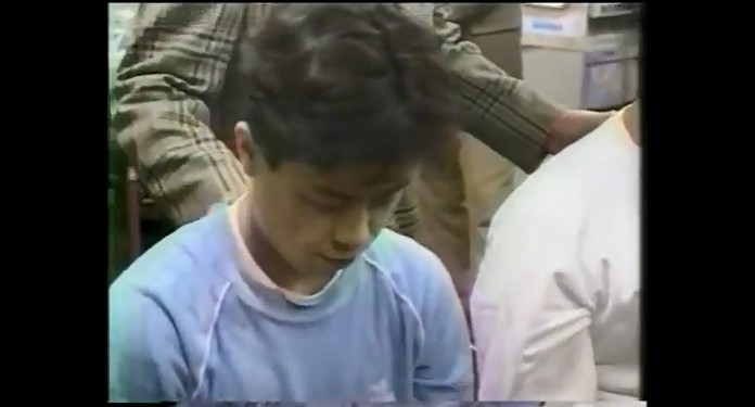 日本体育大学ウエイトリフティング部の部員が催眠術をかけられる3