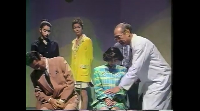 小倉智昭と大島智子が体が揺れる催眠術をかけられる1