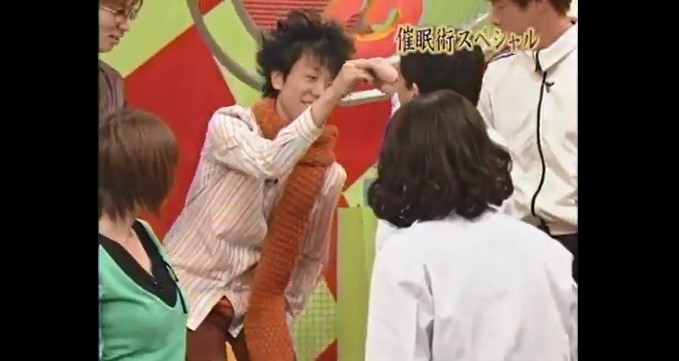 おっくんが椅子から立てなくなる催眠術をかけられる13