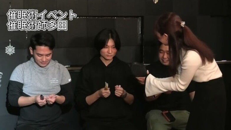 「くさのね劇場」で催眠術企画が行われる（パート2）