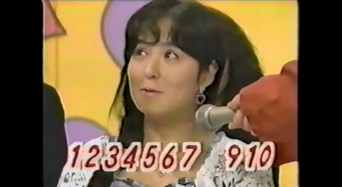 番組の観覧客が数字を忘れる催眠術をかけられる2
