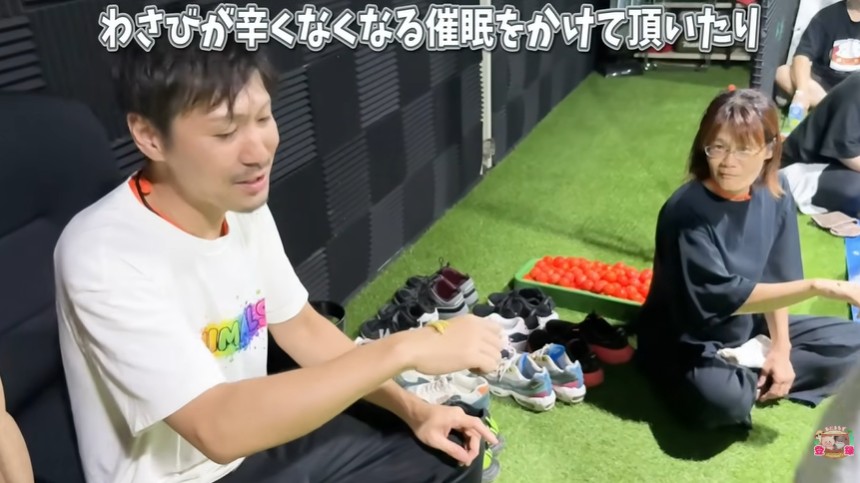 Animalsのオフ会参加者たちが催眠術をかけられる2